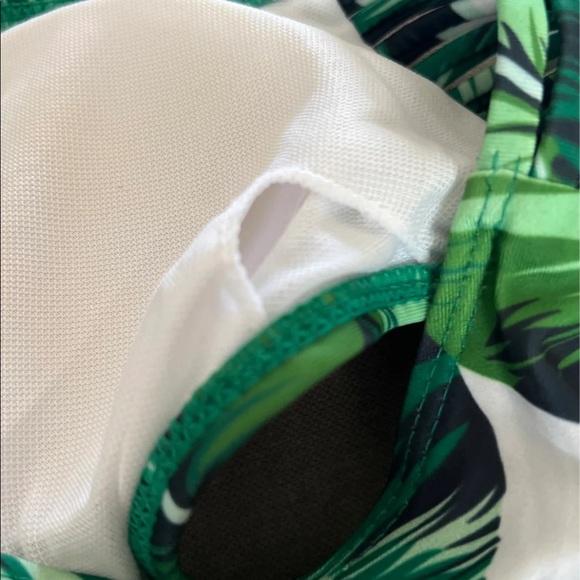High Neck Bikini Swimsuit set GreenLeaf Printsize Large Fits more like a medium - Picture 5 of 7